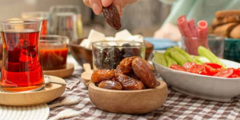 সেহরি ও ইফতারের খাবার কেমন হওয়া উচিত