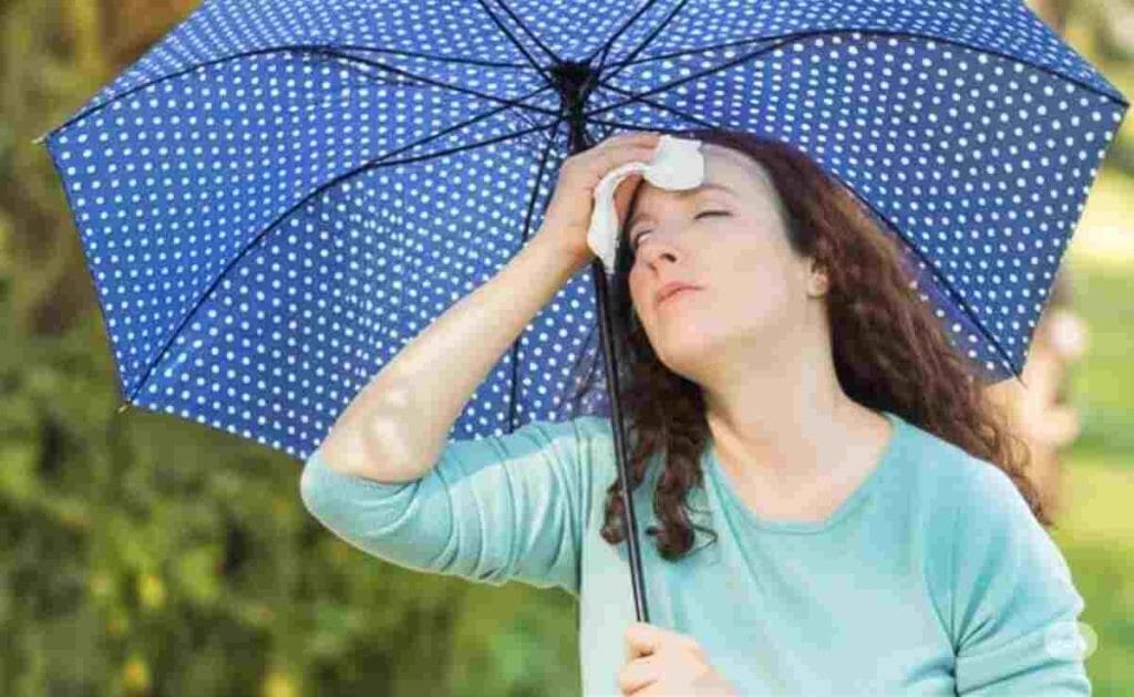 গরমে হিট স্ট্রোকের সহজ হোমিওচিকিৎসা