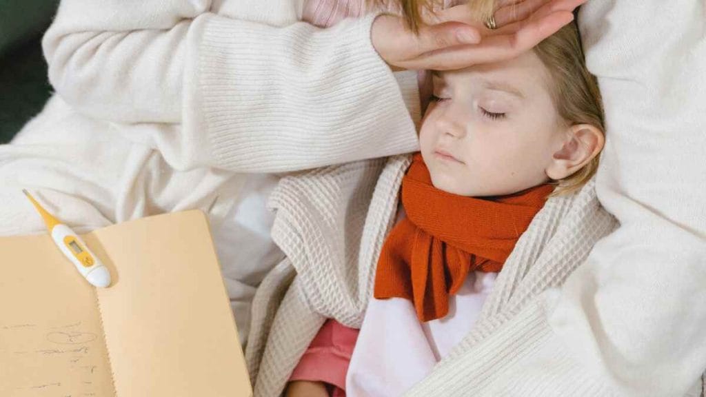 ডেঙ্গুর আতঙ্ক: হোমিওপ্যাথি কি হতে পারে আপনার ভরসার জায়গা?